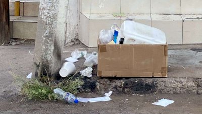 Invade la basura las calles del primer cuadro de la ciudad