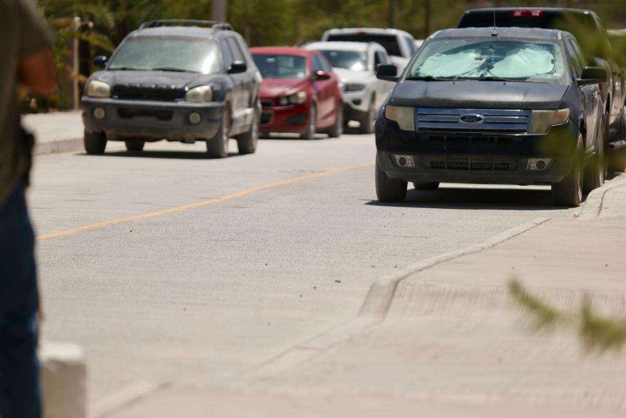 Impulsan vecinos de Samalayuca pavimentación de calle