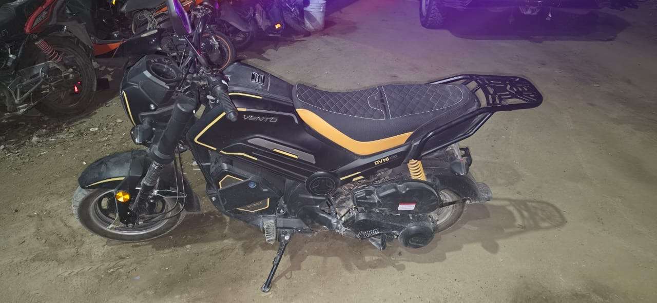 Intenta robar una motocicleta en Parajes del Sur ; lo arrestan