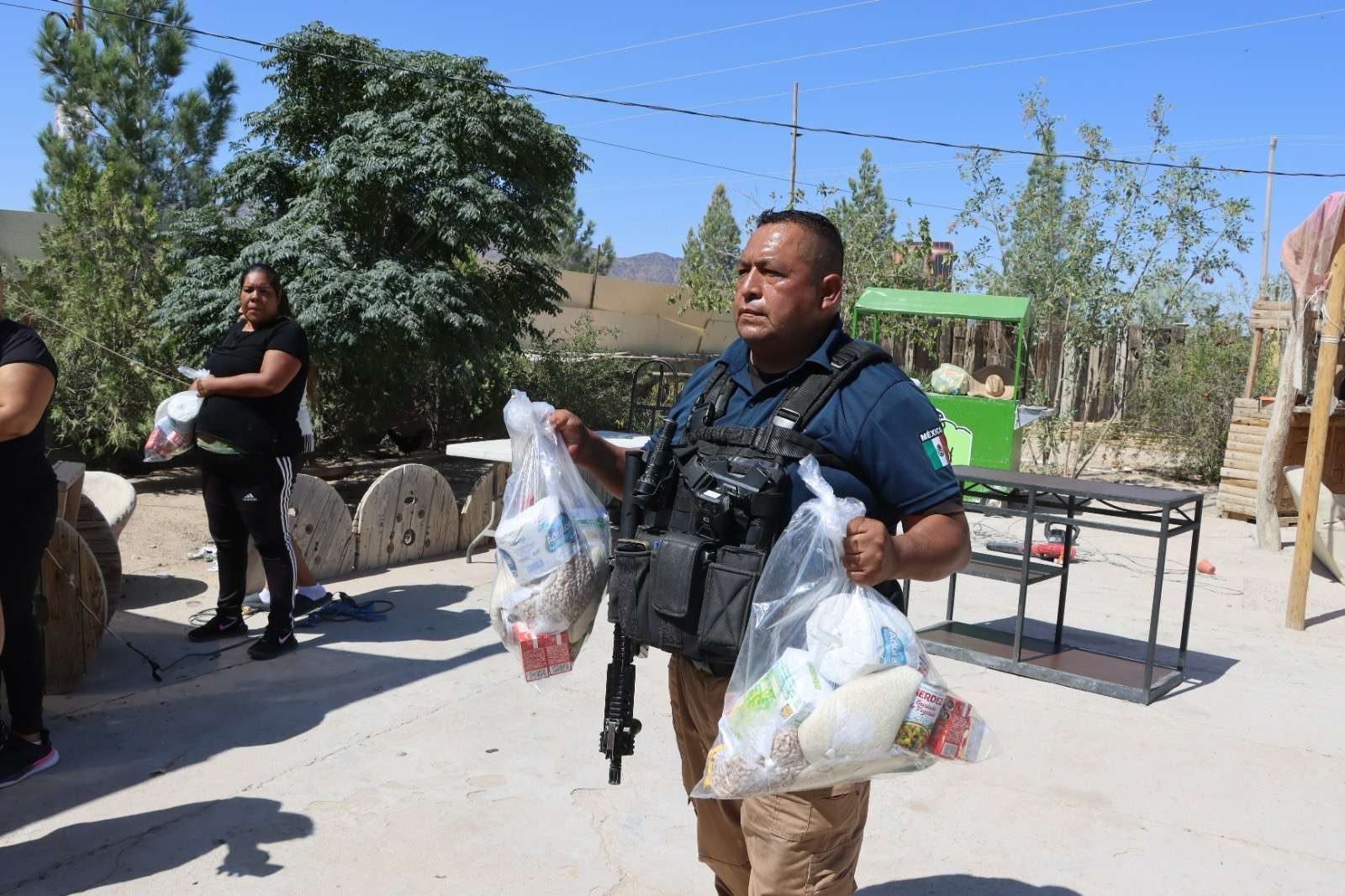 Apoyan a 50 familias vulnerables en Samalayuca