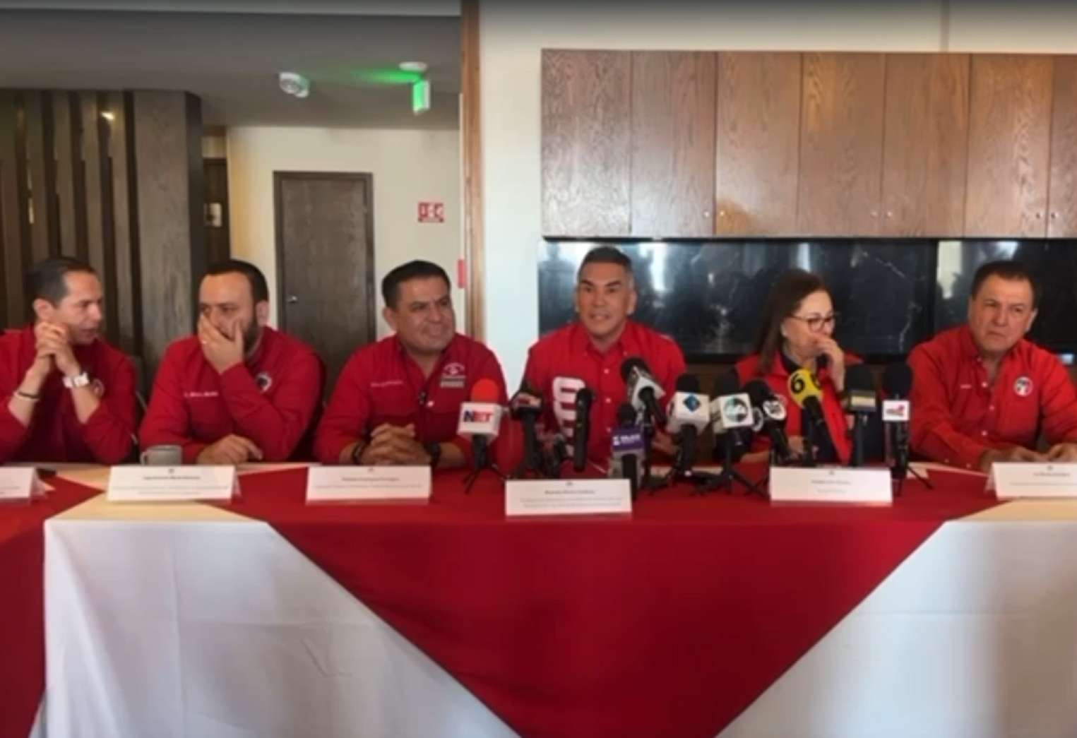 Le quitaron la visa, pero no lo pendejo: Alito arremete contra Andy