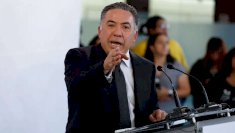 Vuelve Enrique Inzunza al Senado; niega vínculos con el crimen