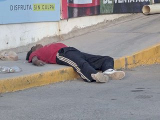 Muere por sobredosis en la avenida Juan Pablo II