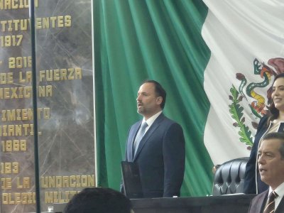 Asiste De la Peña al inicio del primer periodo ordinario de Congreso