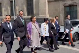 Arriban invitados a Palacio Nacional para informe de Sheinbaum