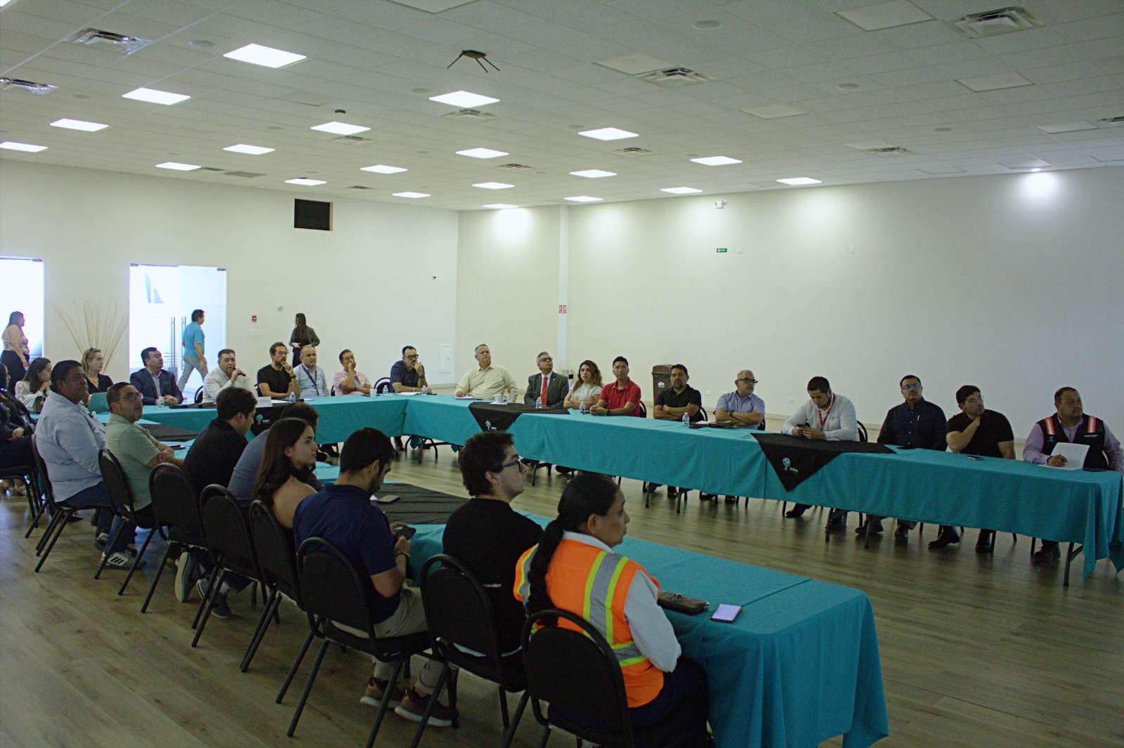 Informan a miembros de Index sobre desvíos por construcción de puente en la Valle del Sol