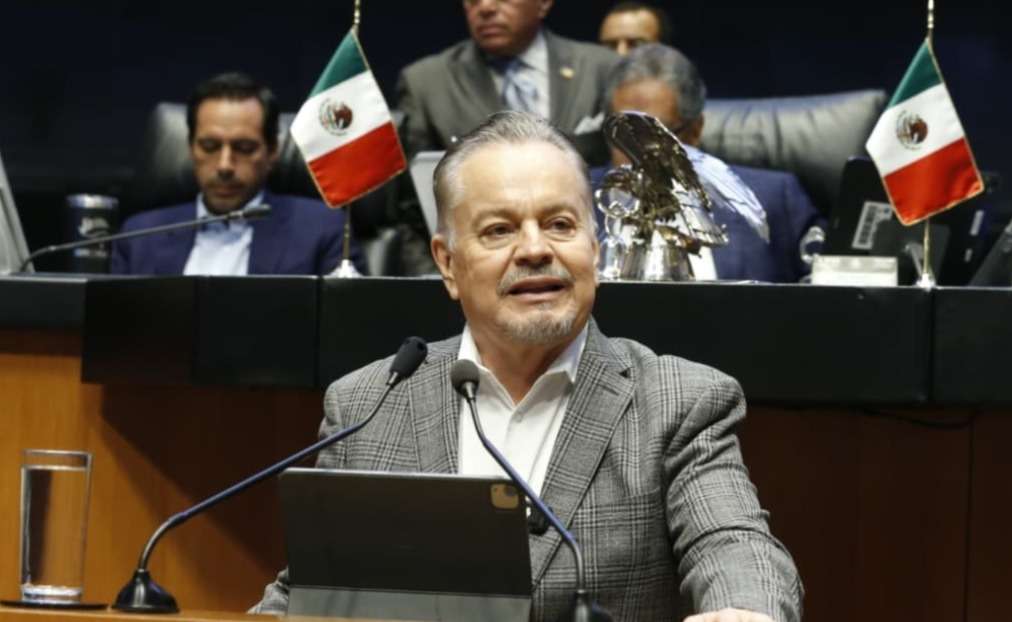 Va Mario Vázquez contra senadores faltistas