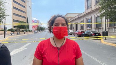 Cumplen normalistas tres días bloqueando sede de Educación