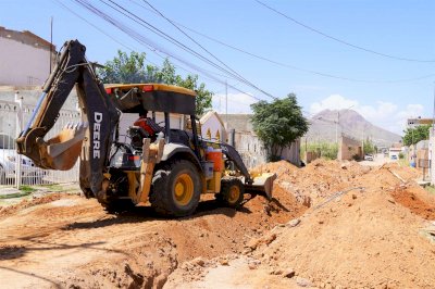 Inician trabajos de pavimentación en la colonia Valle Dorado 