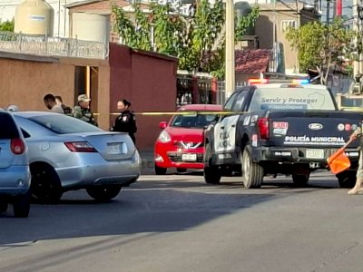 Muere conductor dentro de su vehículo en la Ponce de León