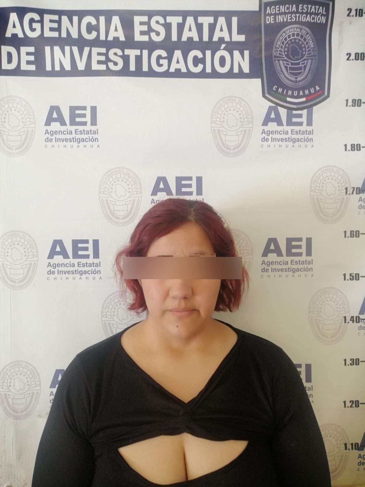 Arrestan a mujer por robarse una camioneta en la Eréndira
