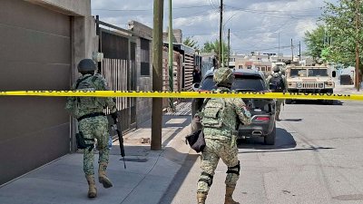 Catean de nuevo vivienda en Real Carolinas; aseguran armas y droga
