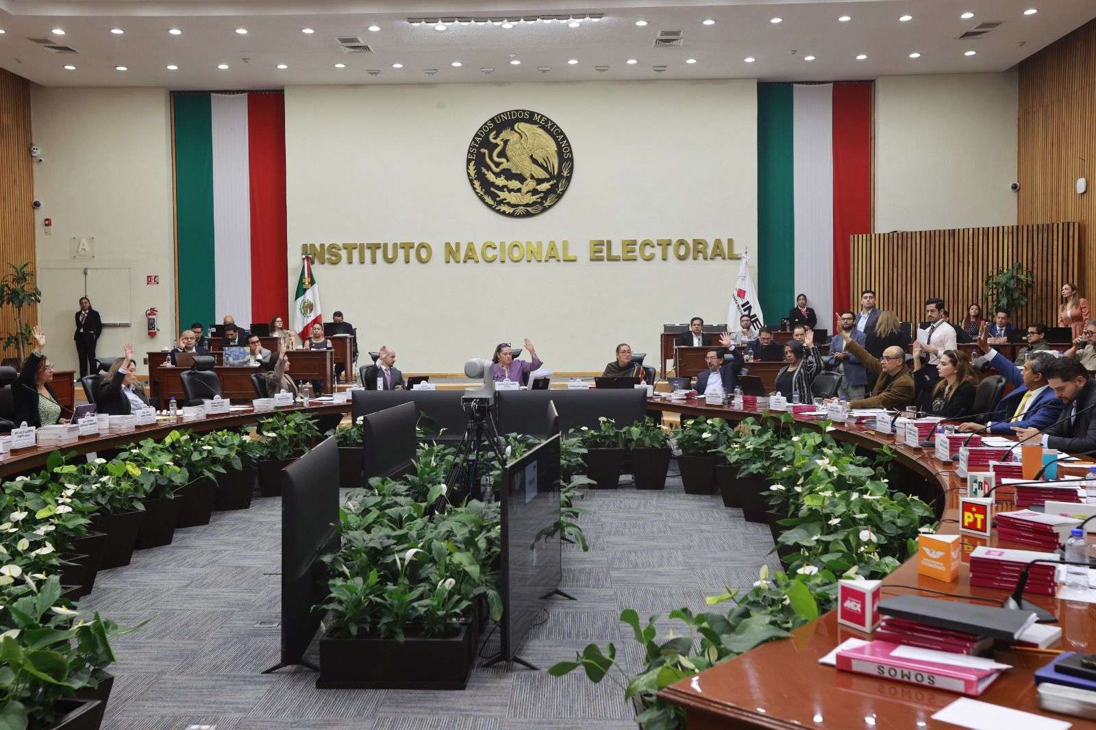 Abre INE registro para observadores electorales rumbo a 2027