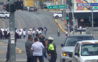 Provoca protesta del Stauach caos vial en el Centro