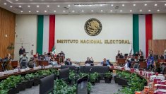 Valida INE nueva identidad de Somos; ordena cambiar emblema 