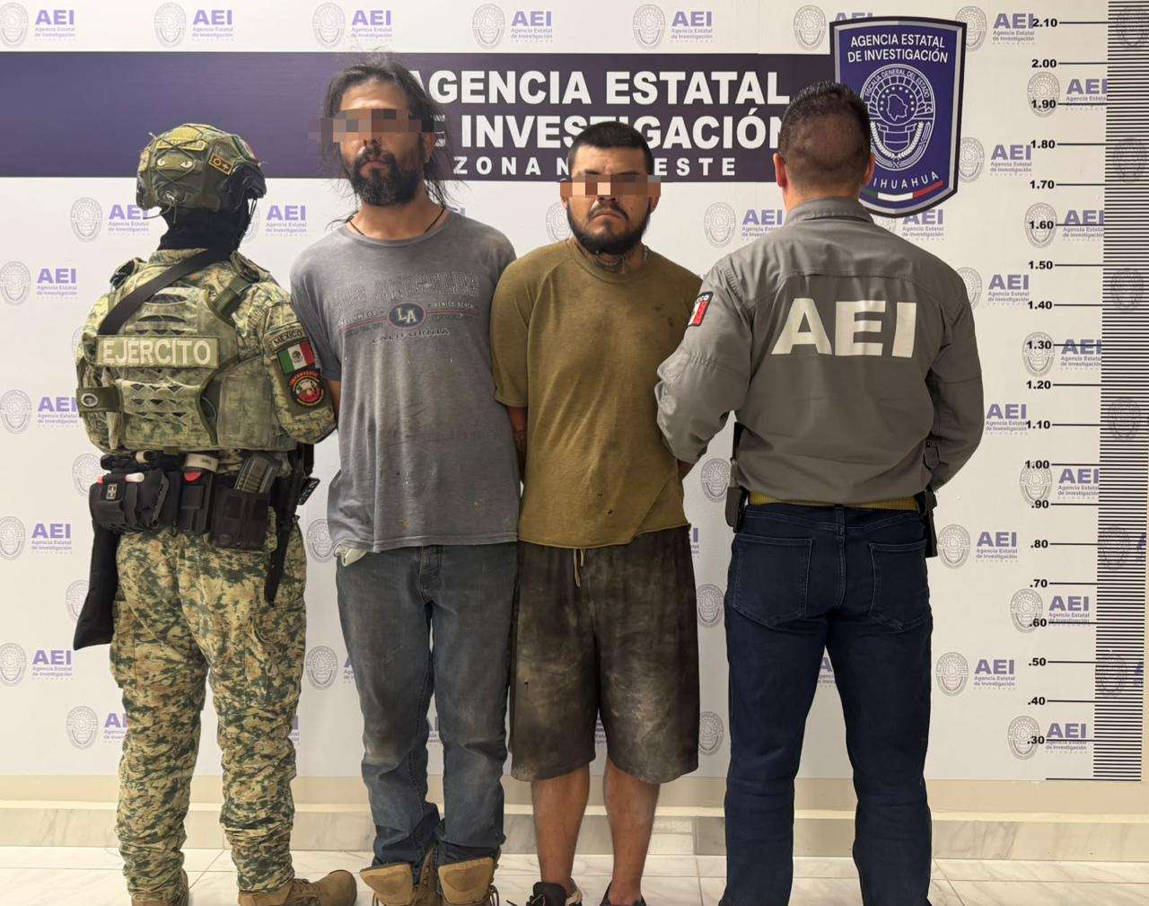 Detienen a dos con drogas y cartuchos del ejercicio en la Galeana