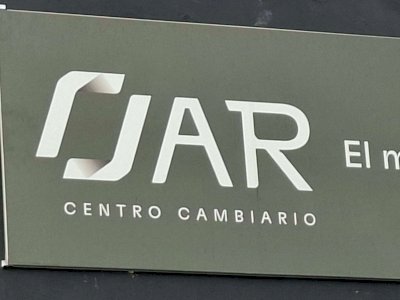 Sostiene el dólar estabilidad y se cotiza sobre los $17.00 pesos