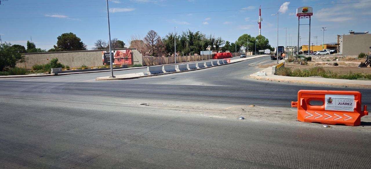 Instalan señalética y barreras por construcción de puente en Juan Pablo II