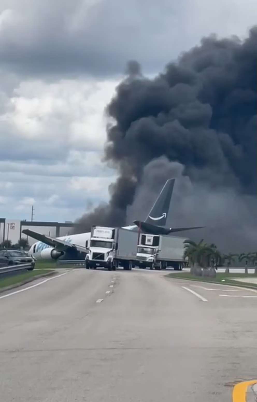 Se estrella avión de carga en Aeropuerto Internacional de Miami