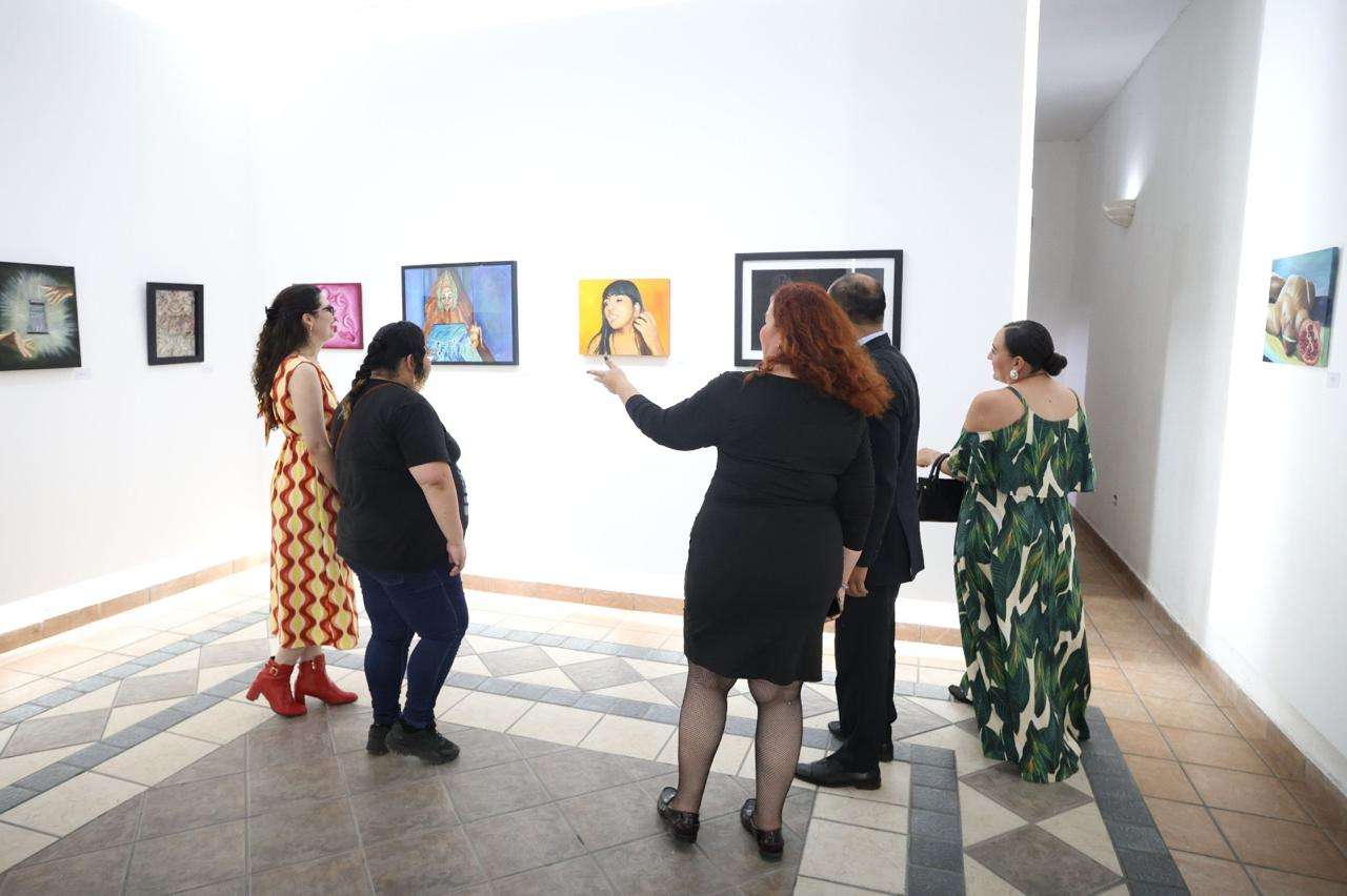 Inauguran exposición pictórica De Oriente a Poniente en el CMA