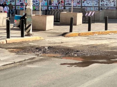 Crece familia de baches sobre la avenda Juárez e Independencia 