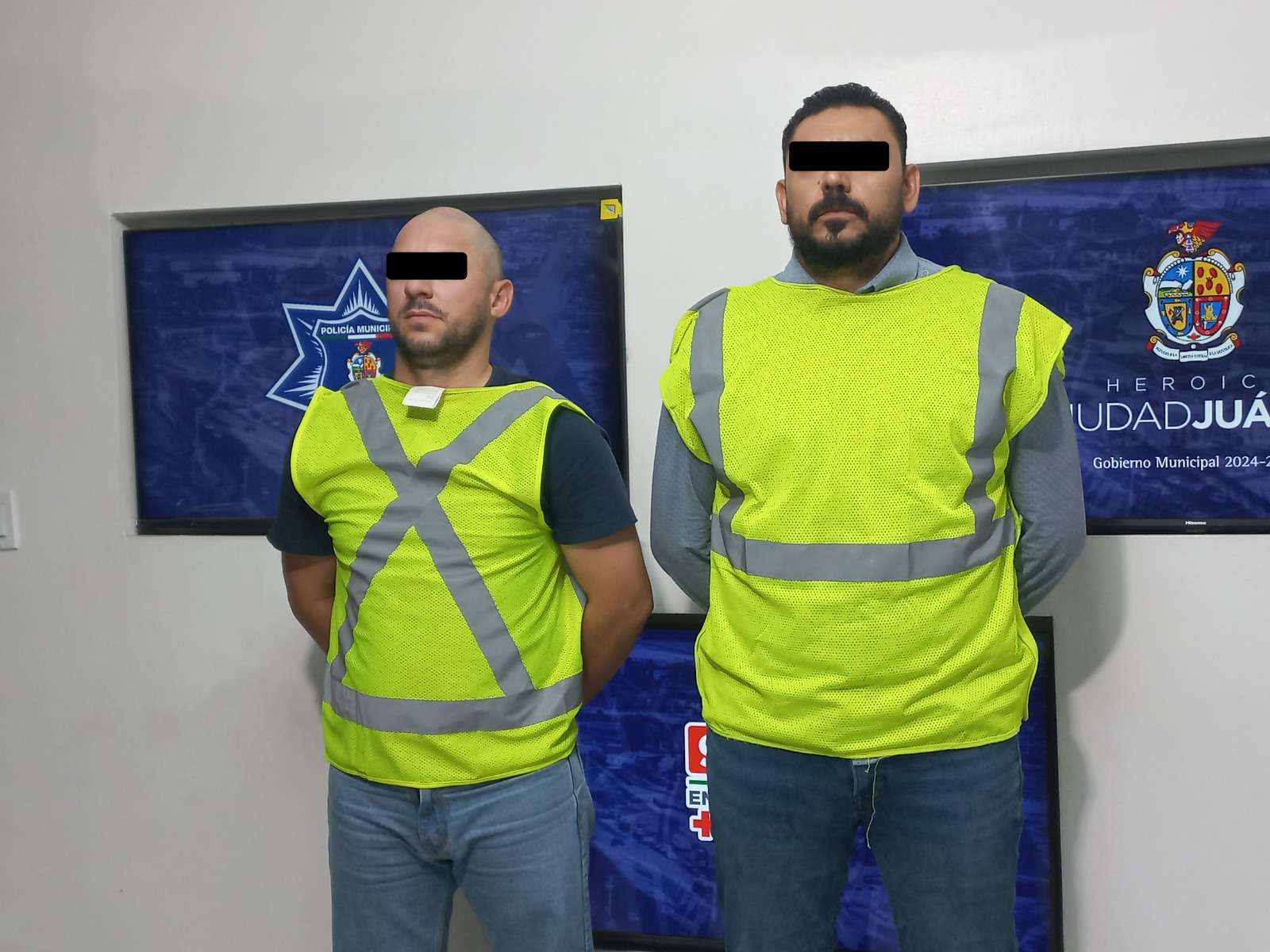 Arrestan a dos en Juárez tras persecución; aseguran 300 mil dólares
