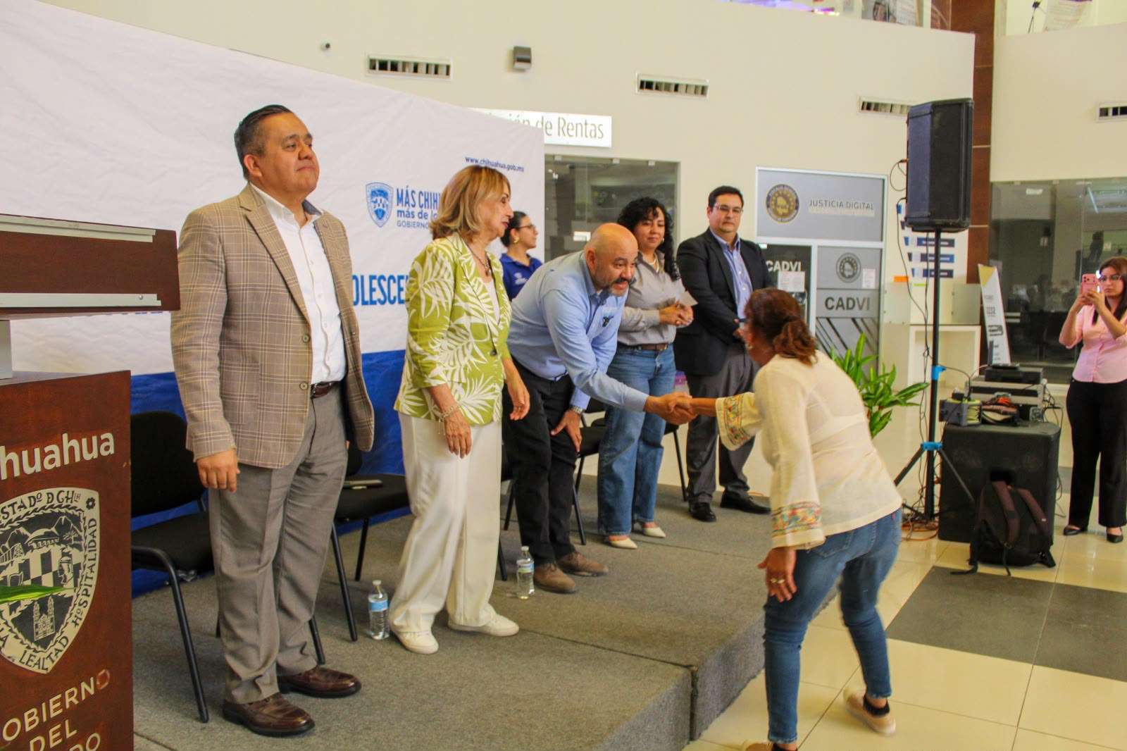 Entregan 155 apoyos a cuidadores de hijos de mujeres privadas de la libertad