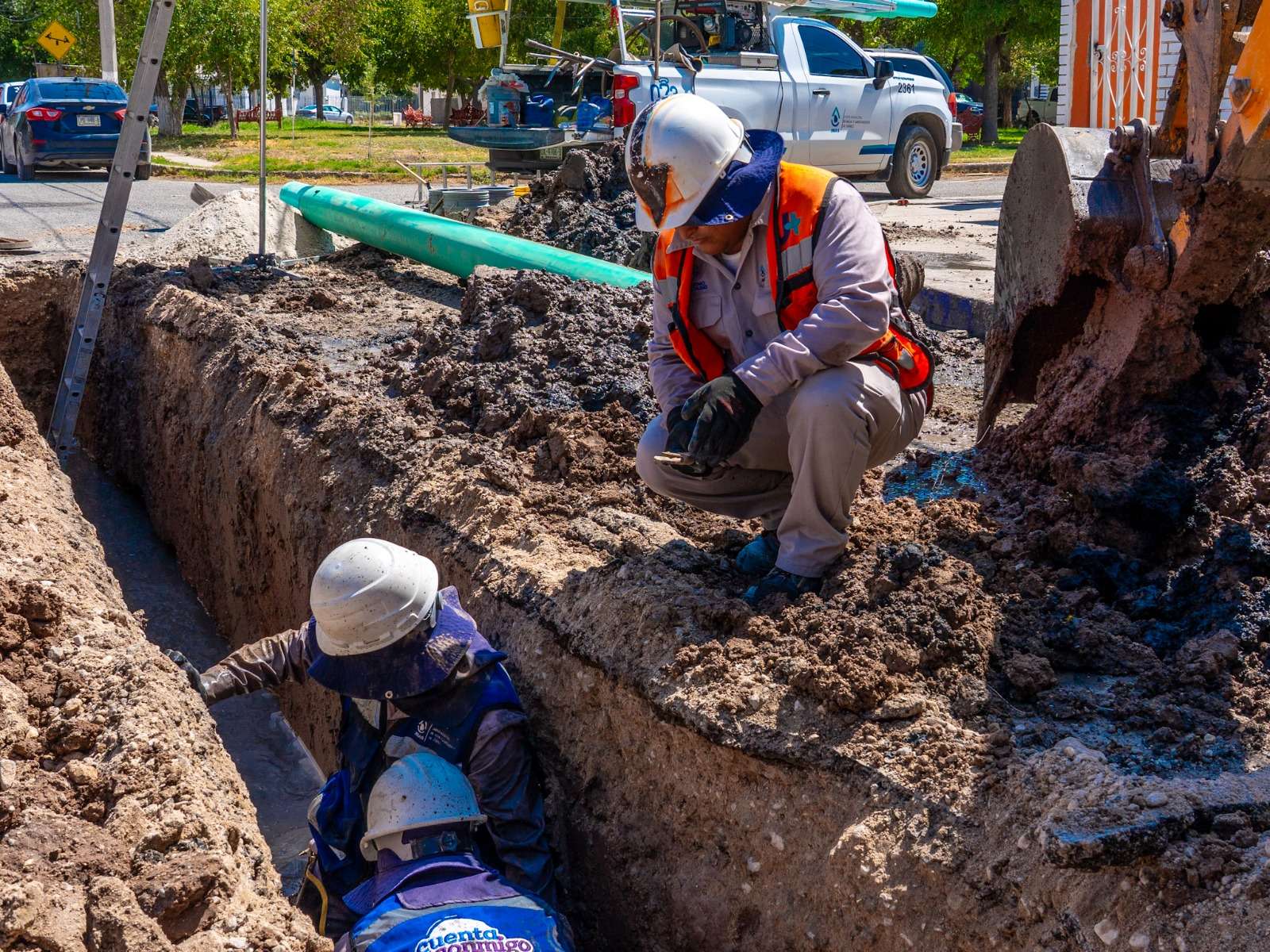Reparan tubería de drenaje en colonia Pradera Dorada