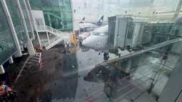 Suspende operaciones el Aeropuerto de México por tormenta eléctrica