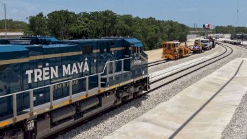 Prevé Sheinbaum destinar 42 mil mdp para trenes de Amlo en 2027