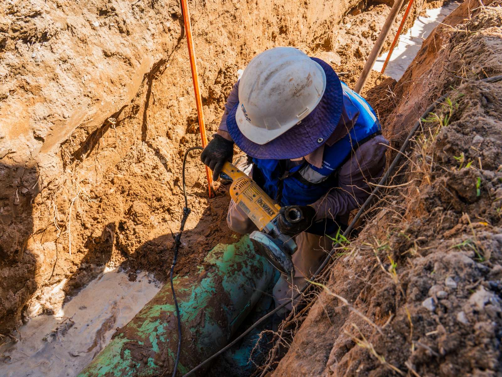 Reparan 80 metros de línea de alcantarillado en avenida Morelia