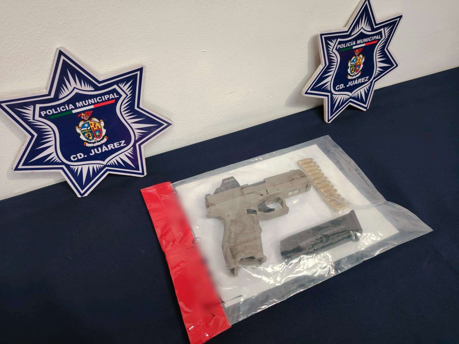 Arrestan a adolescente con arma calibre 9 mm
