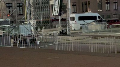 Comienzan a instalar las vallas en la Plaza del Ángel