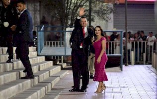 Reúne Maru Campos a autoridades en homenaje por la Independencia