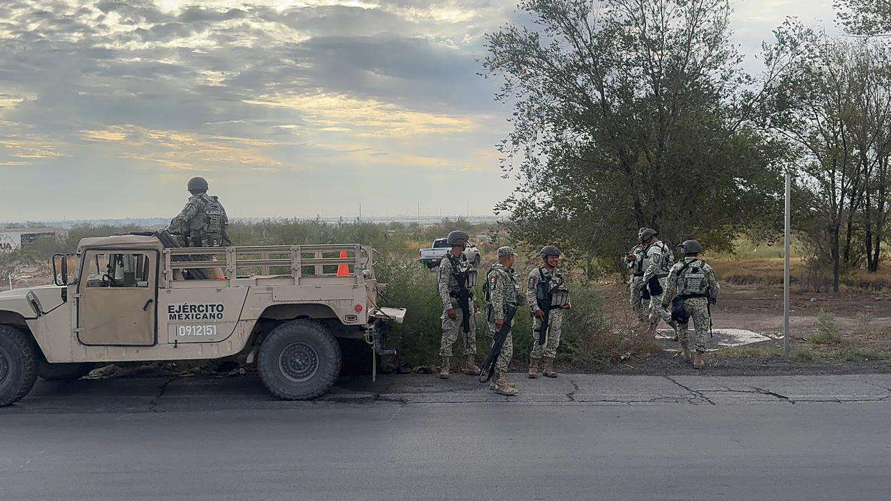 Localizan a hombre colgado en el kilómetro 20