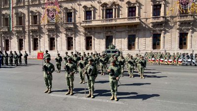 Ensayan contingentes militares para el Desfile Cívico Militar