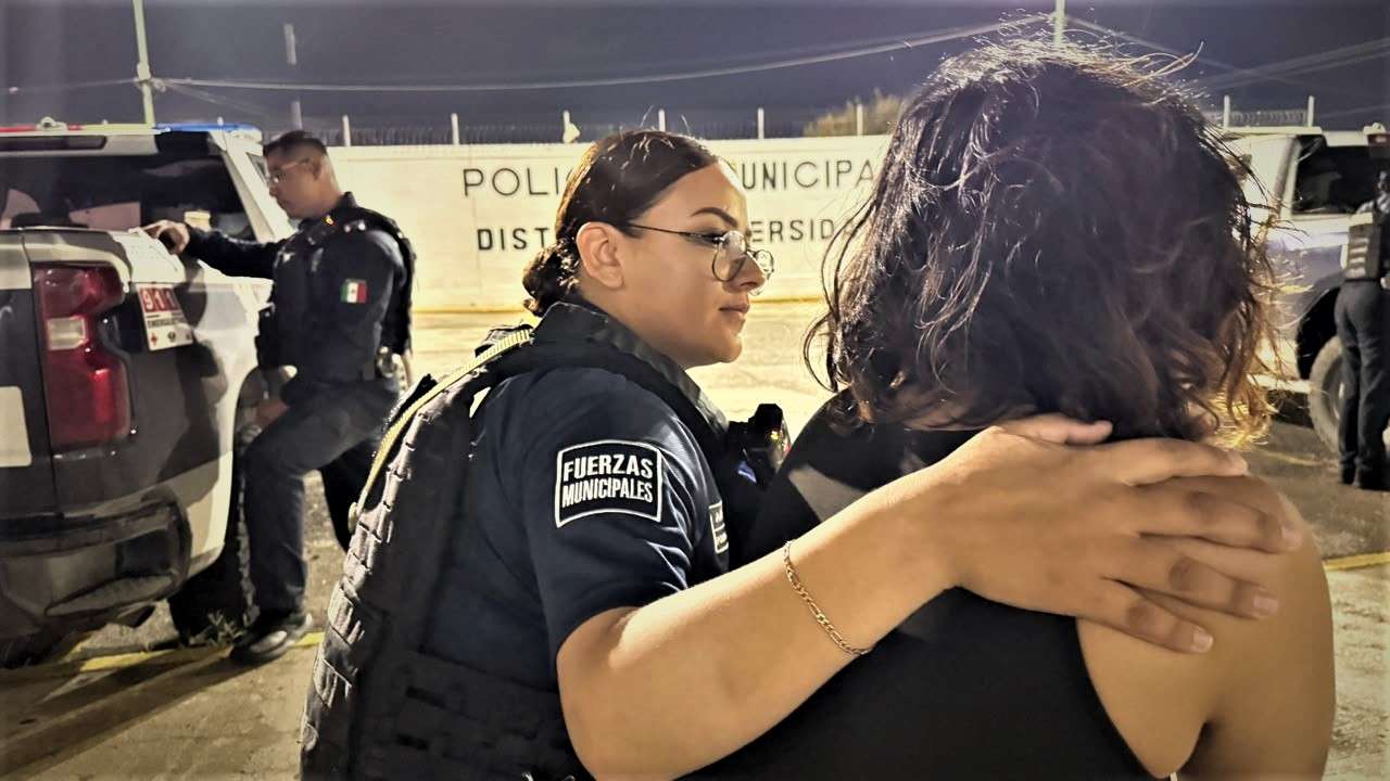 Rescatan a mujer que intentaba lanzarse de puente
