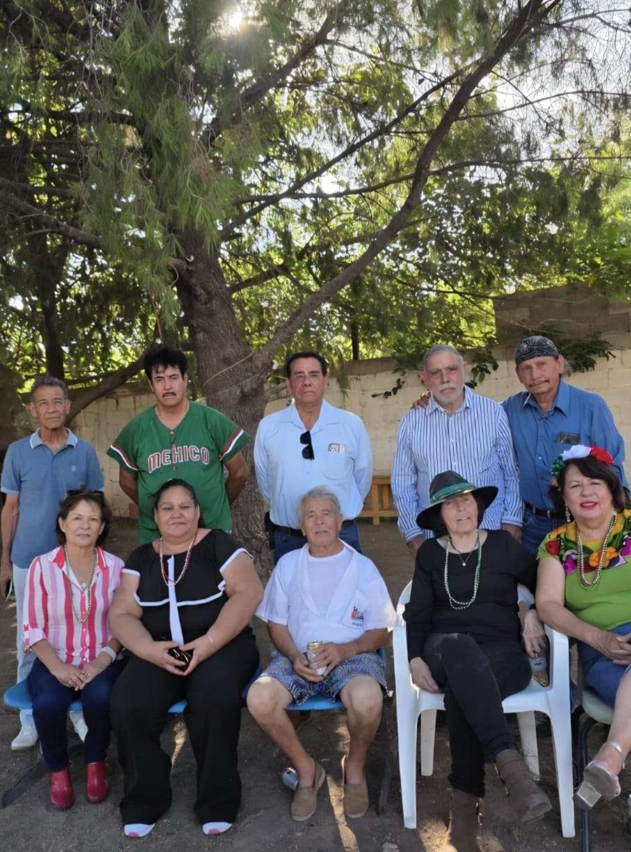 Festejan Los de Abajo el Grito con precandidato de la 4T Martin Chaparro 