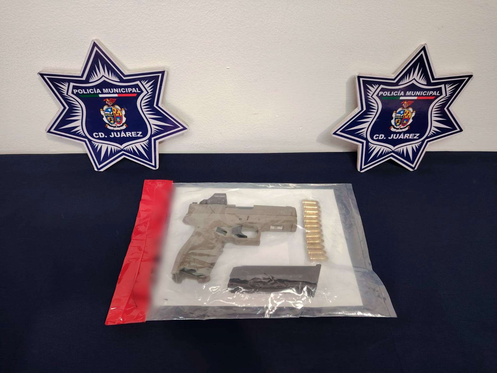 Arrestan a adolescente con arma calibre 9 mm