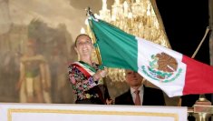 Viva México libre y soberano: Sheinbaum encabeza el Grito en Cdmx