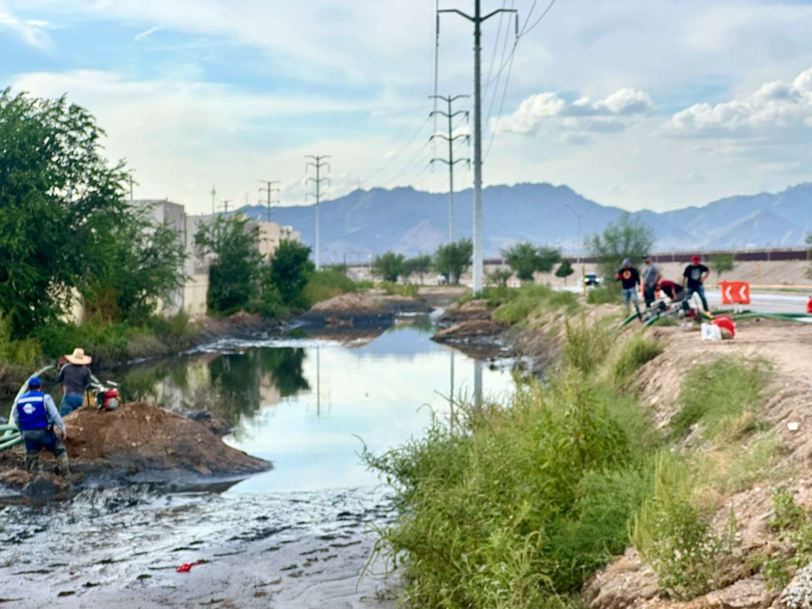 Informa JMAS situación del drenaje en el fraccionamiento Del Río