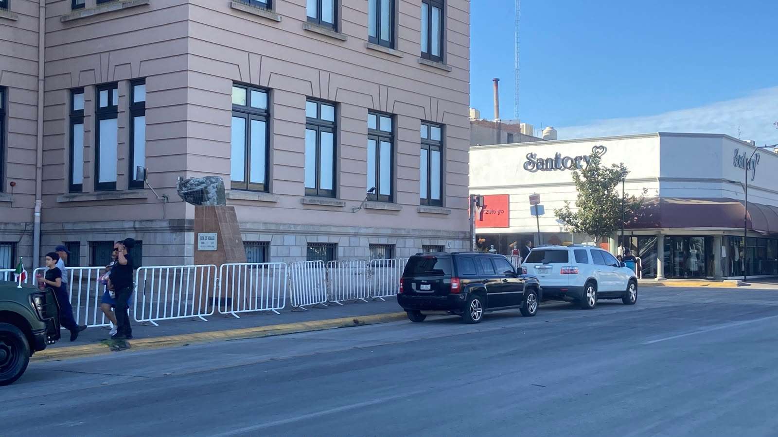 Mantienen cerradas calles del centro por Desfile Cívico Militar