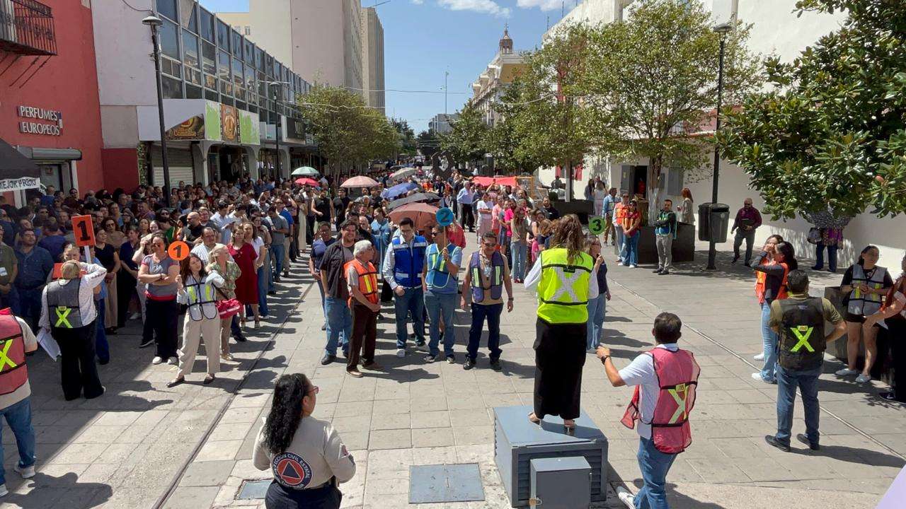 Participan 566 trabajadores de Salud en simulacro en el Centro