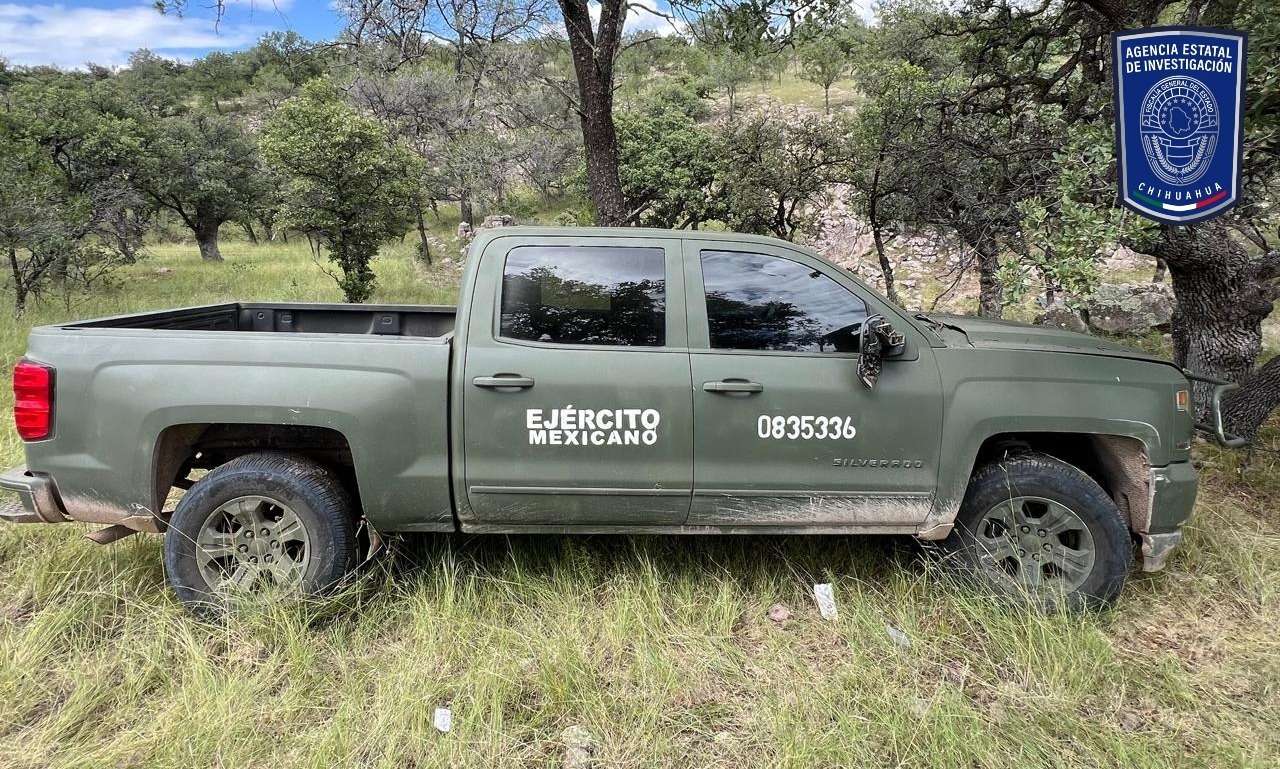 Localizan en Carichí vehículo clonado con insignias del Ejército