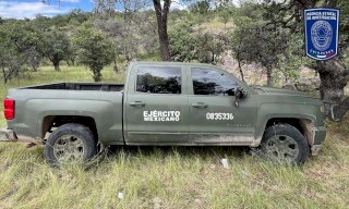 Localizan en Carichí vehículo clonado con insignias del Ejército