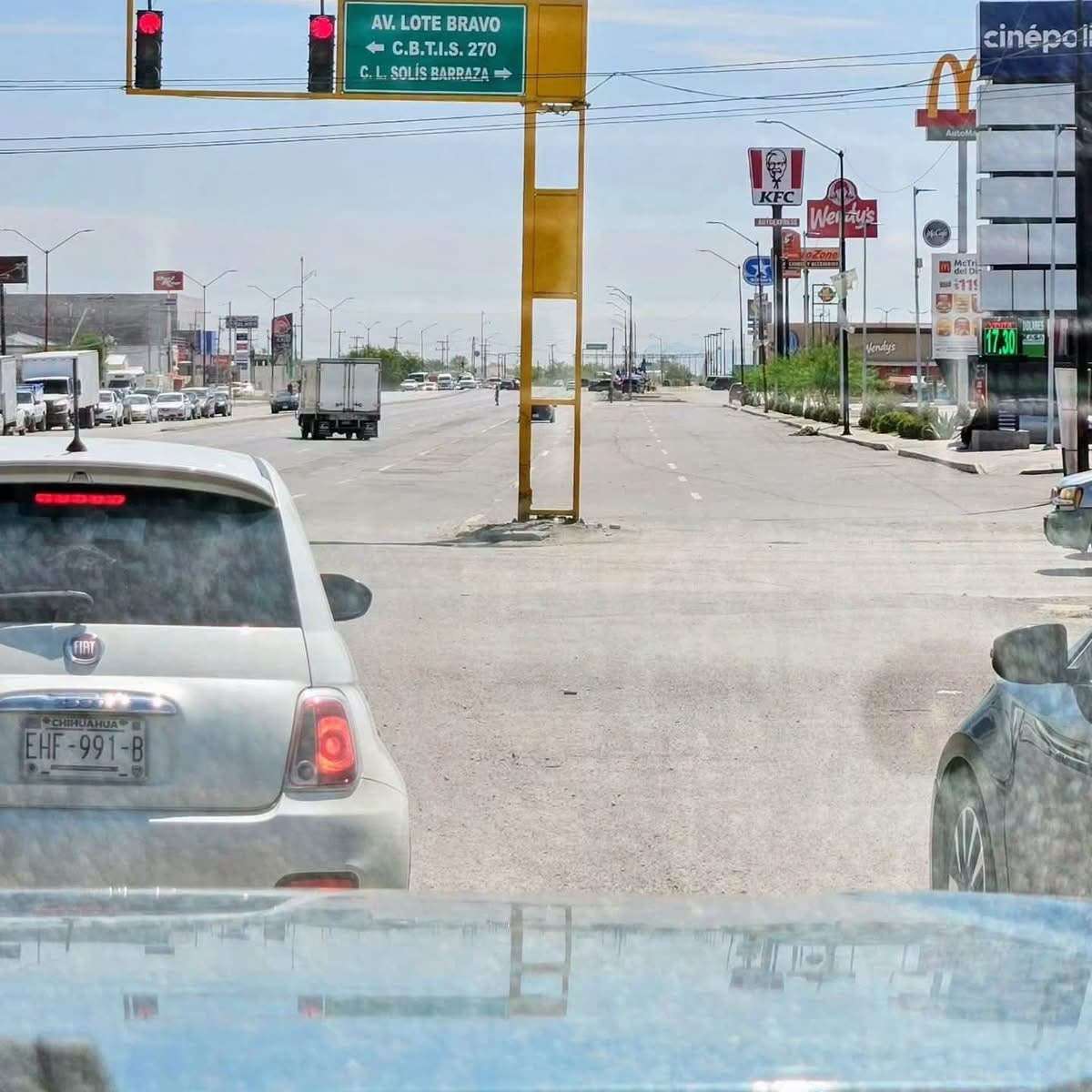 Critican estructura vial en medio de carril en Lote Bravo 