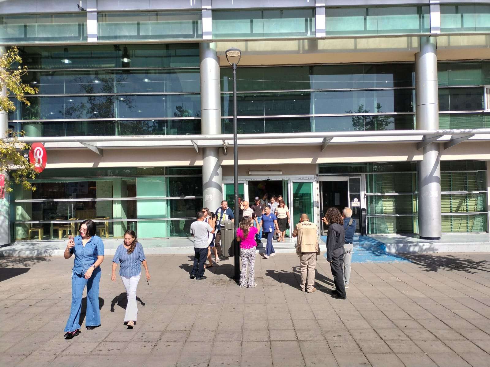 Realiza Congreso simulacro sísmico; evacúan a 260 empleados 