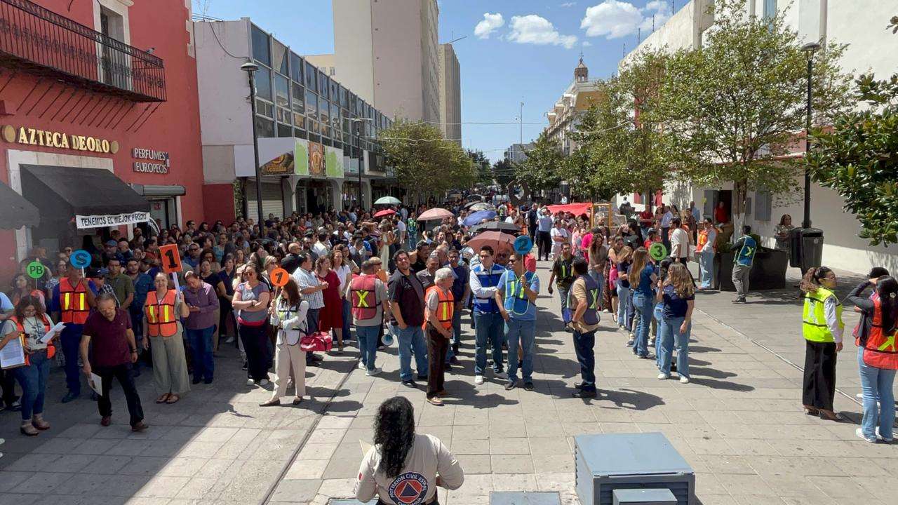 Participan 566 trabajadores de Salud en simulacro en el Centro