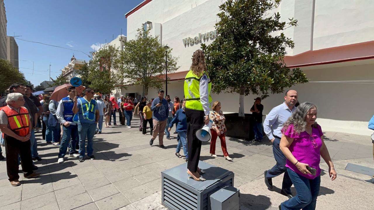 Participan 566 trabajadores de Salud en simulacro en el Centro