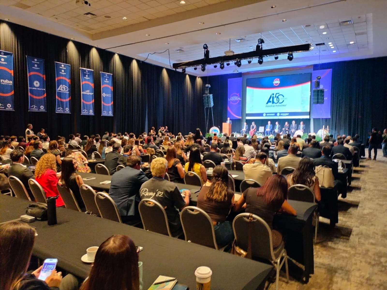 Analizan empresarios retos laborales en Foro Nacional Coparmex